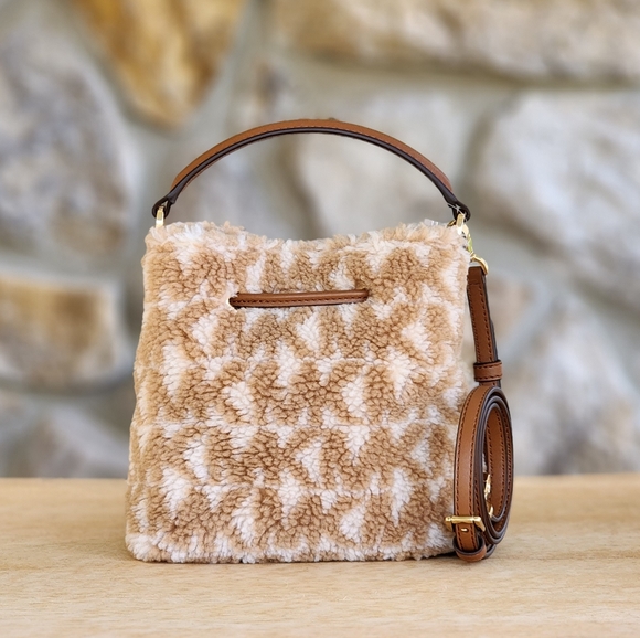 Michael Kors Suri Bucket Logo SM Bucket Crossbody - Picture 3 of 8